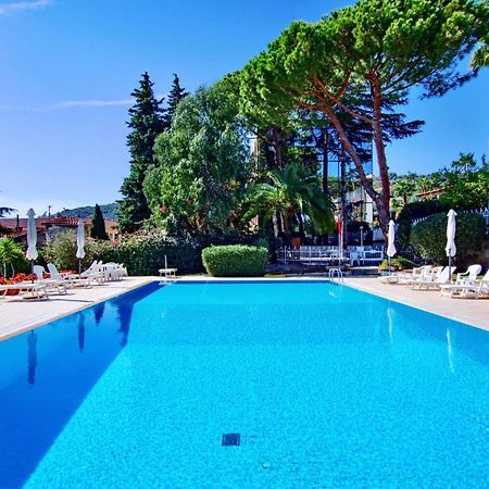 Апартаменты Free Parking-Sea View, With Pool & Garden Санремо Экстерьер фото