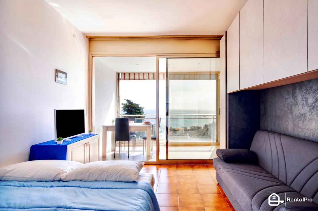 Апартаменты Free Parking-Sea View, With Pool & Garden Санремо Экстерьер фото